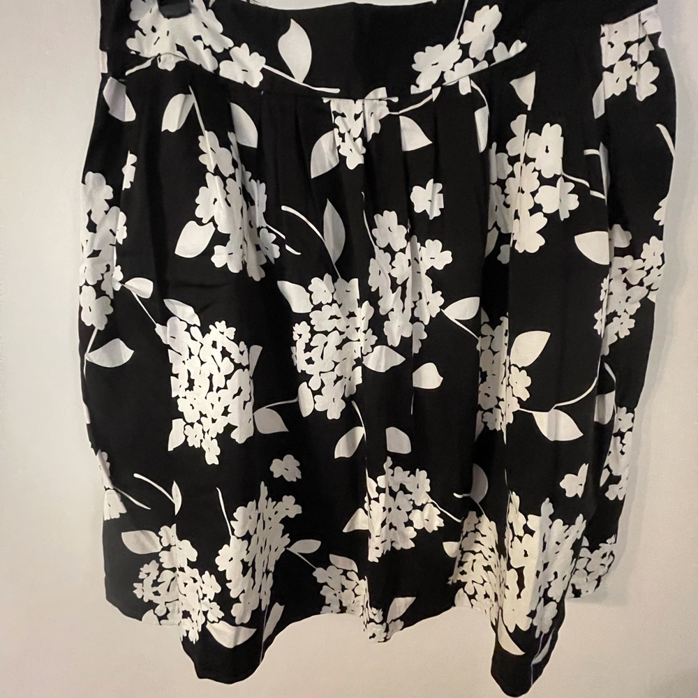 Women’s skirt - Picture 2 of 4
